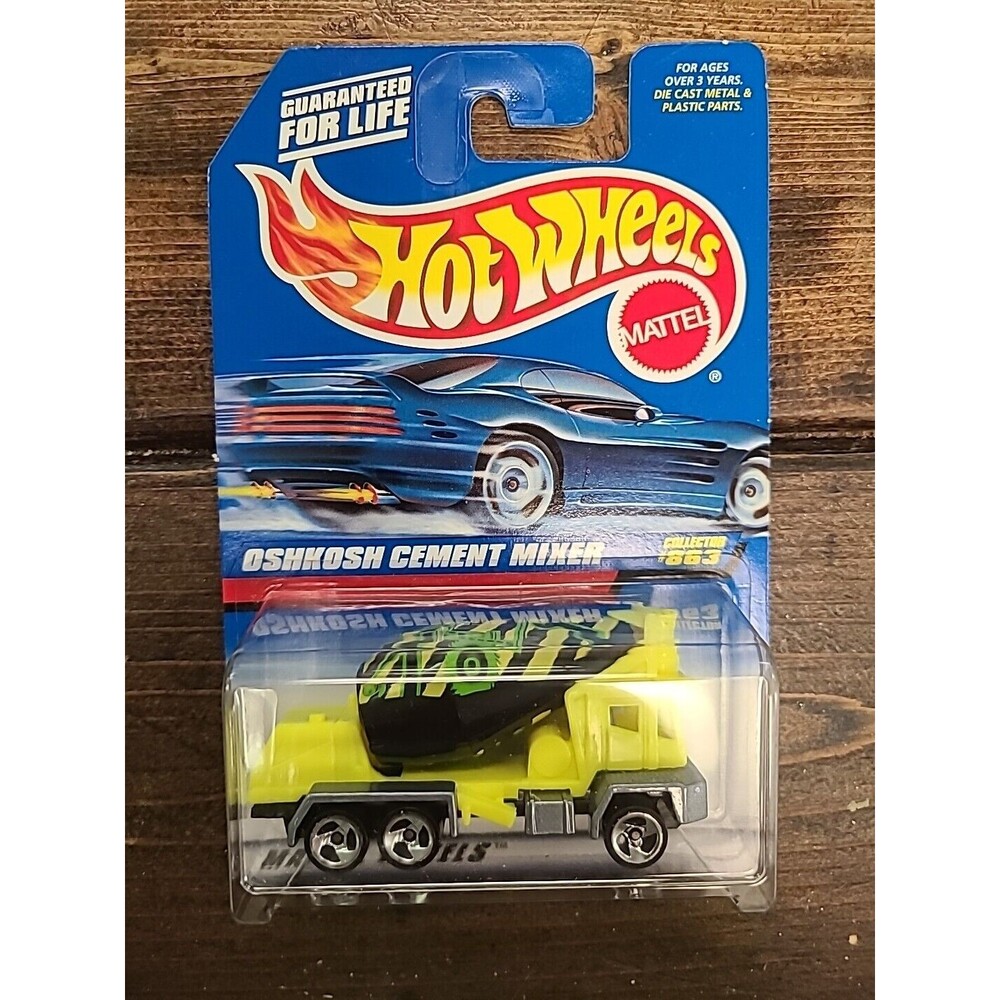 Vintage 1997 NOS  Hot Wheels Collector #863 Oshkosh Concrete Mixer Lime/Black